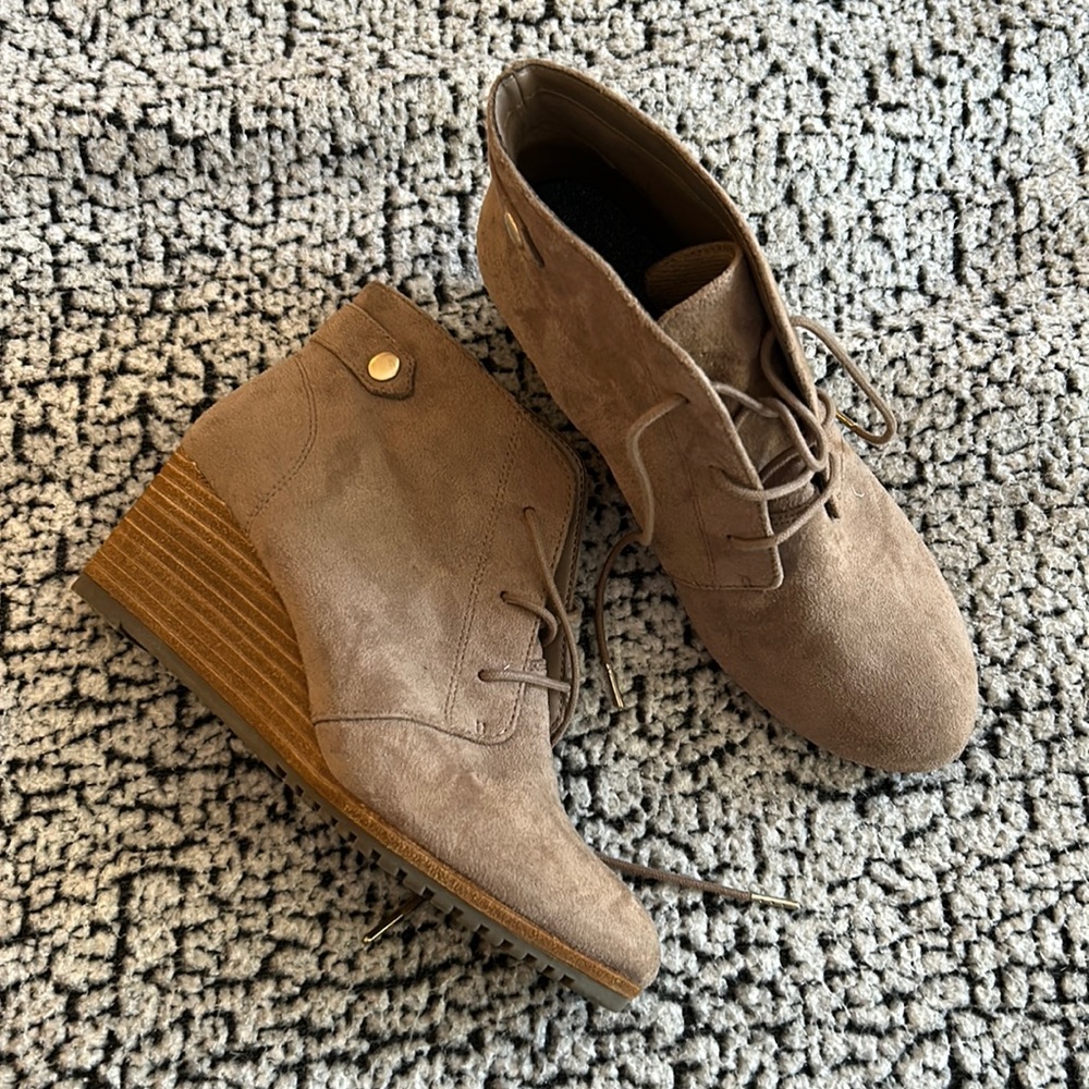 Women’s size 7.5 Brown Wedge Booties